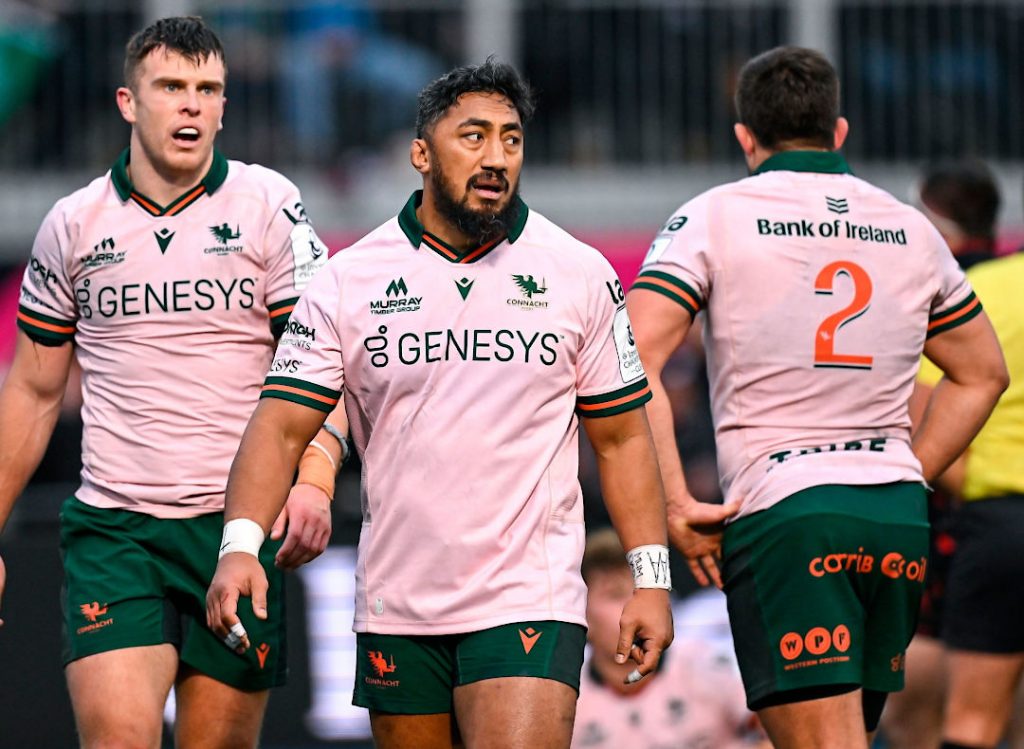 Bundee Aki and other Connacht players react to defeat