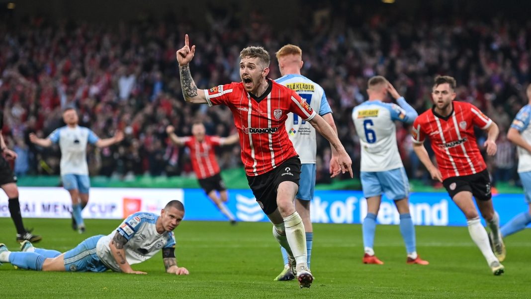 Derry City player celebrating a goal